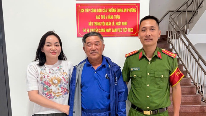 Ông lão ở Quảng Trị bất ngờ nhận 220 triệu trong tài khoản, liền tìm người trả lại- Ảnh 1. Ông lão ở Quảng Trị bất ngờ nhận 220 triệu trong tài khoản, liền tìm người trả lại- Ảnh 1.