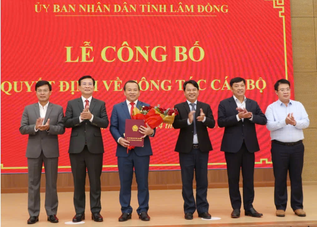 Điều động, bổ nhiệm hàng loạt lãnh đạo sở, ngành tại Lâm Đồng- Ảnh 1. Điều động, bổ nhiệm hàng loạt lãnh đạo sở, ngành tại Lâm Đồng- Ảnh 1.