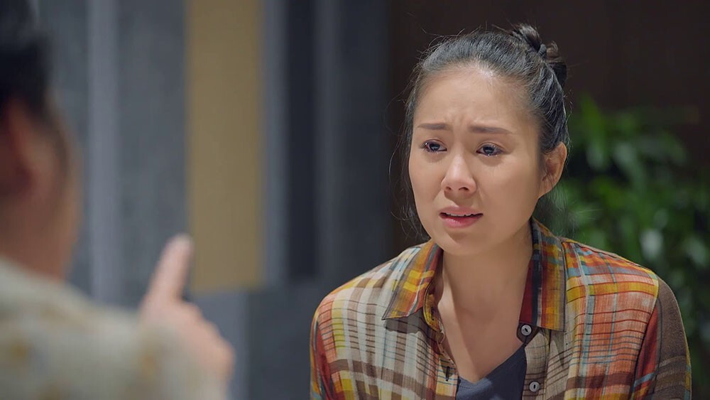 Showbiz Việt chẳng ai như mỹ nhân này: Ngoài đời xinh sang kịch trần, lên phim sao lại quê mùa kém sắc quá vậy- Ảnh 5. Showbiz Việt chẳng ai như mỹ nhân này: Ngoài đời xinh sang kịch trần, lên phim sao lại quê mùa kém sắc quá vậy- Ảnh 5.