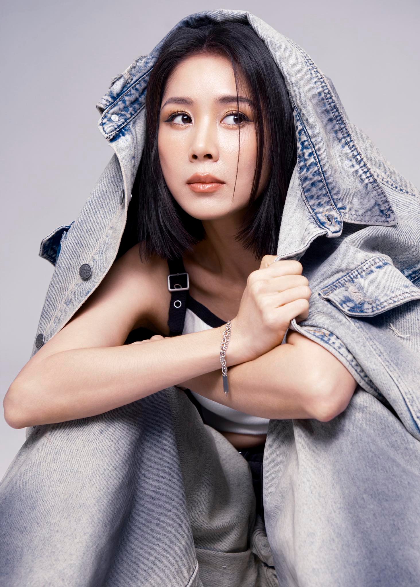 Showbiz Việt chẳng ai như mỹ nhân này: Ngoài đời xinh sang kịch trần, lên phim sao lại quê mùa kém sắc quá vậy- Ảnh 3. Showbiz Việt chẳng ai như mỹ nhân này: Ngoài đời xinh sang kịch trần, lên phim sao lại quê mùa kém sắc quá vậy- Ảnh 3.