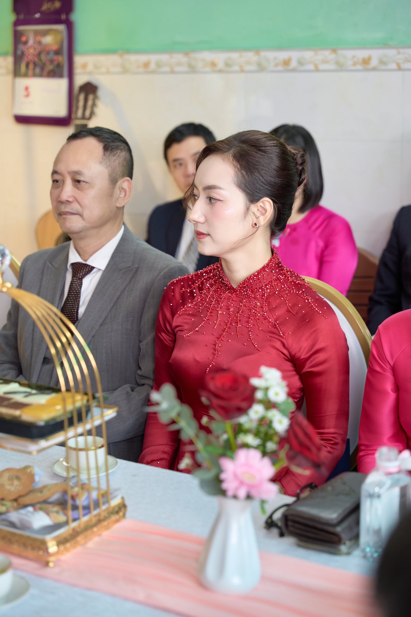 "Mẹ chồng trẻ nhất nước", sao mà giống diễn viên Phương Anh Đào: Danh tính hé lộ điều thú vị- Ảnh 3. "Mẹ chồng trẻ nhất nước", sao mà giống diễn viên Phương Anh Đào: Danh tính hé lộ điều thú vị- Ảnh 3.