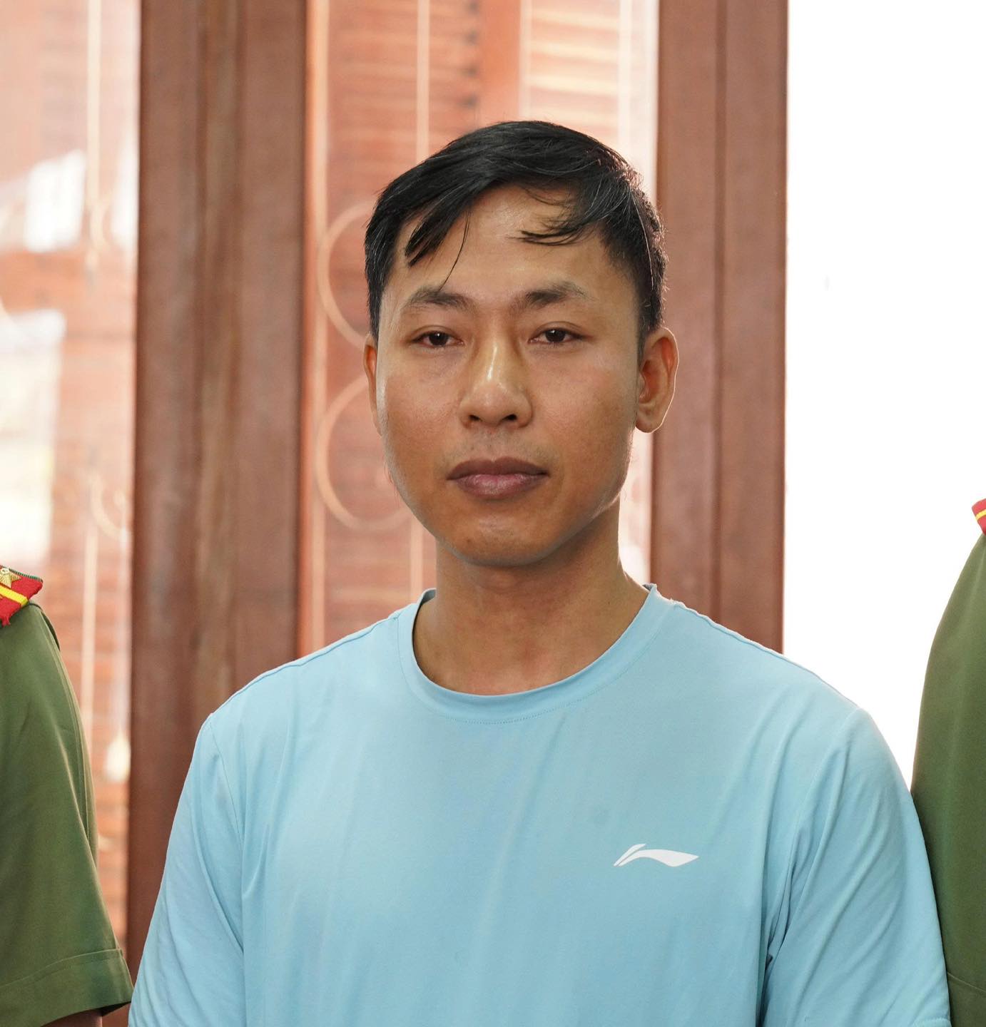 Khám xét nơi ở và nơi làm việc, bắt Trần Đình Tho- Ảnh 1. Khám xét nơi ở và nơi làm việc, bắt Trần Đình Tho- Ảnh 1.