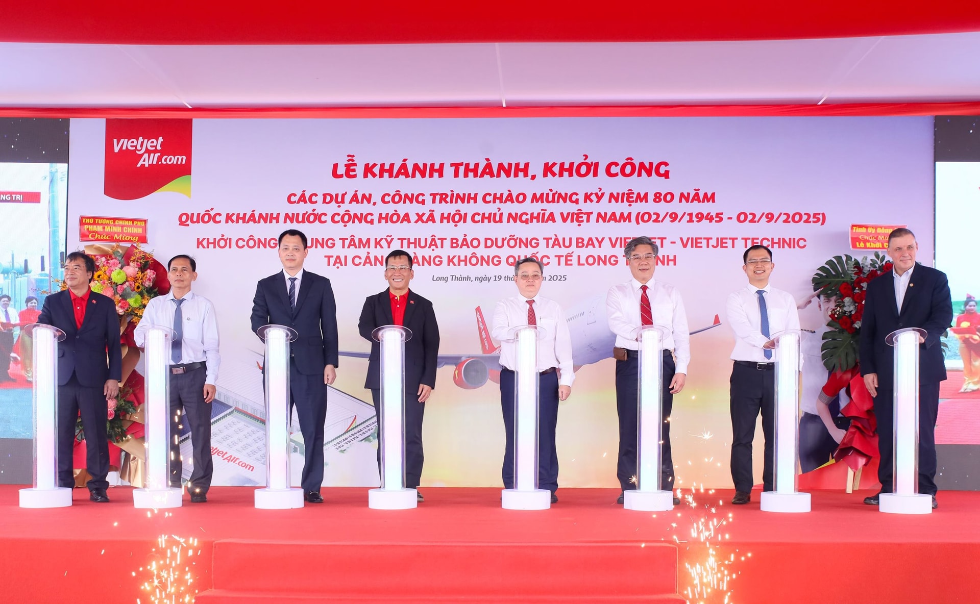 Cổ đông Vietjet sắp nhận cổ tức 20% bằng cổ phiếu- Ảnh 2. Cổ đông Vietjet sắp nhận cổ tức 20% bằng cổ phiếu- Ảnh 2.