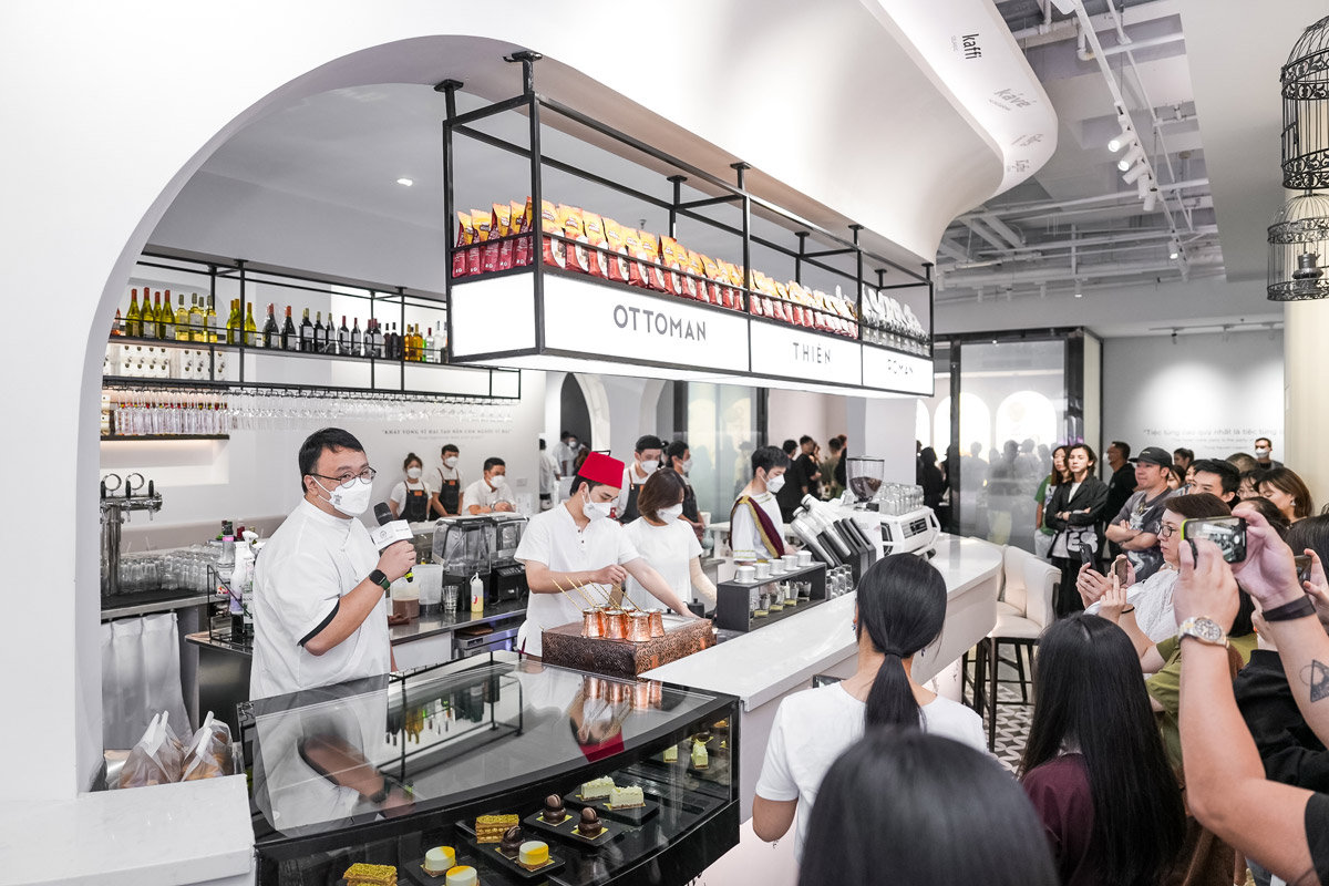 Ôm "giấc mộng Trung Hoa", muốn mở 1.000 quán cà phê nhưng giờ chưa được 10%, ông Đặng Lê Nguyên Vũ vẫn “kiếm” gần 4.000 tỷ đồng ở xứ tỷ dân- Ảnh 2. Ôm "giấc mộng Trung Hoa", muốn mở 1.000 quán cà phê nhưng giờ chưa được 10%, ông Đặng Lê Nguyên Vũ vẫn “kiếm” gần 4.000 tỷ đồng ở xứ tỷ dân- Ảnh 2.