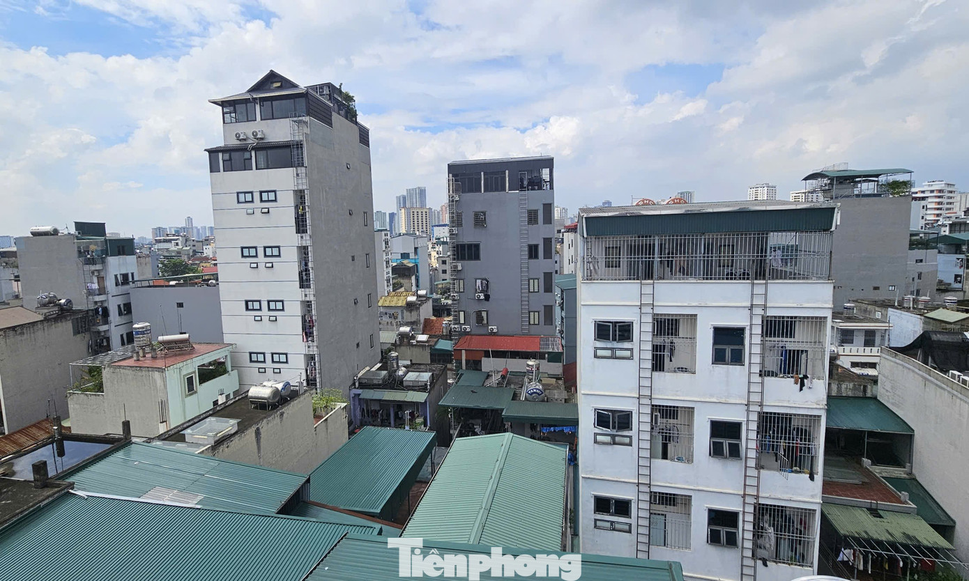 "Lạc" vào thủ phủ chung cư mini vượt tầng ngộp thở- Ảnh 10. "Lạc" vào thủ phủ chung cư mini vượt tầng ngộp thở- Ảnh 10.