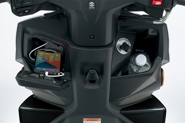 Suzuki ra mắt 'huyền thoại xe ga' 125cc: giá chưa tới 50 triệu đồng, thách thức Honda Air Blade- Ảnh 5. Suzuki ra mắt 'huyền thoại xe ga' 125cc: giá chưa tới 50 triệu đồng, thách thức Honda Air Blade- Ảnh 5.