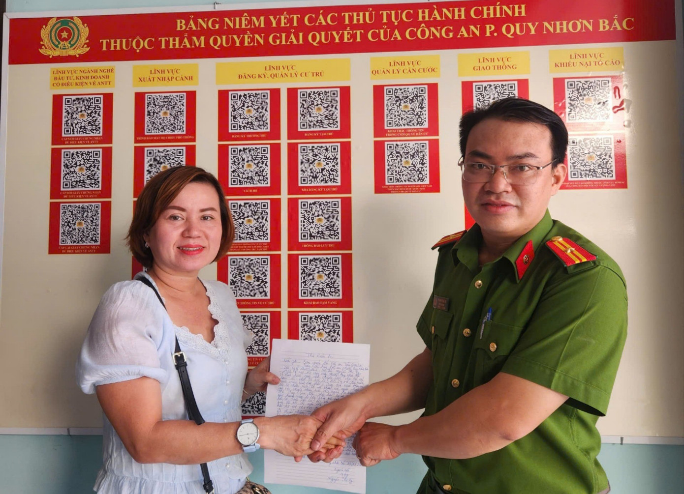 Chuyển nhầm hơn 700 triệu cho người lạ, người phụ nữ được công an giúp nhận lại- Ảnh 1. Chuyển nhầm hơn 700 triệu cho người lạ, người phụ nữ được công an giúp nhận lại- Ảnh 1.