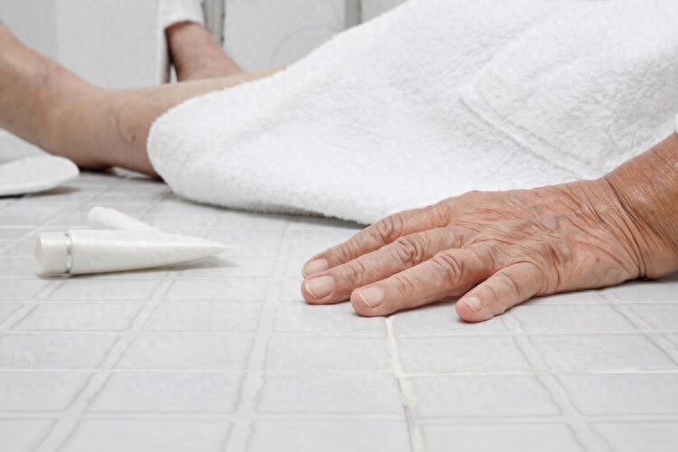 Người đàn ông 51 tuổi đang khoẻ mạnh đột nhiên tử vong khi tắm, bác sĩ cảnh báo: “Có 3 thói quen này phải bỏ ngay”- Ảnh 1. Người đàn ông 51 tuổi đang khoẻ mạnh đột nhiên tử vong khi tắm, bác sĩ cảnh báo: “Có 3 thói quen này phải bỏ ngay”- Ảnh 1.