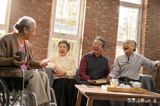 Sau tuổi 50, ai khôn ngoan thì chớ phạm 4 điều này, nhất là anh em ruột thịt- Ảnh 1. Sau tuổi 50, ai khôn ngoan thì chớ phạm 4 điều này, nhất là anh em ruột thịt- Ảnh 1.