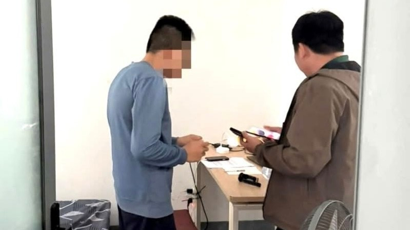 Từ tin báo của giáo viên, giải cứu kịp thời nam sinh bị ‘bắt cóc online’- Ảnh 1. Từ tin báo của giáo viên, giải cứu kịp thời nam sinh bị ‘bắt cóc online’- Ảnh 1.