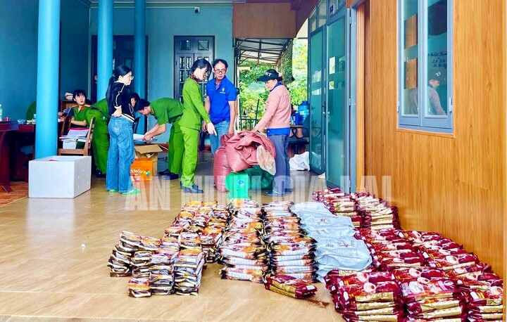 Tạm giữ giám đốc công ty nghi làm cà phê giả, thu giữ 5 tấn nguyên liệu- Ảnh 1. Tạm giữ giám đốc công ty nghi làm cà phê giả, thu giữ 5 tấn nguyên liệu- Ảnh 1.