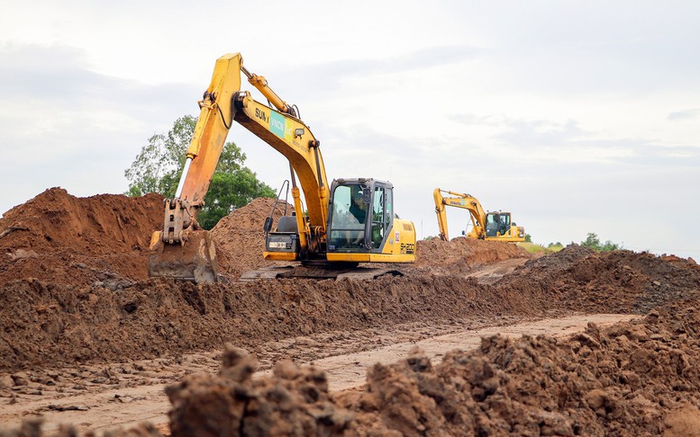 Chấn chỉnh việc thi công tuyến cao tốc Chí Thạnh-Vân Phong- Ảnh 5. Chấn chỉnh việc thi công tuyến cao tốc Chí Thạnh-Vân Phong- Ảnh 5.