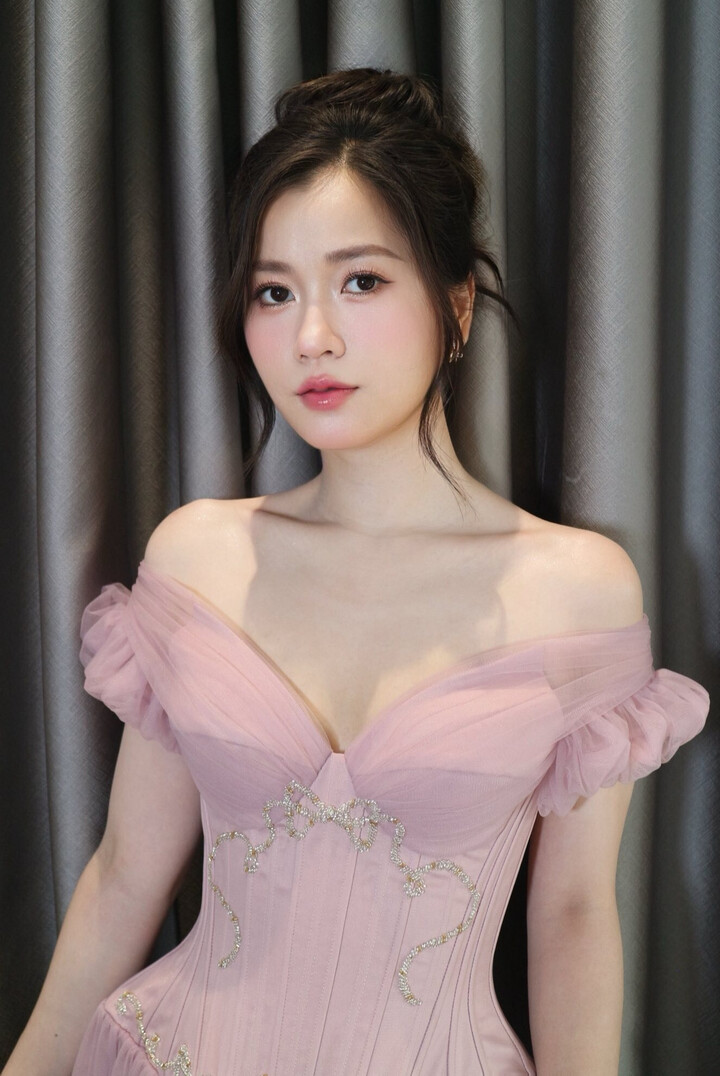 Lâm Vỹ Dạ tiết lộ tính cách ông xã: 'Không nói được là khóc'- Ảnh 1. Lâm Vỹ Dạ tiết lộ tính cách ông xã: 'Không nói được là khóc'- Ảnh 1.