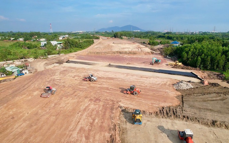 Chấn chỉnh việc thi công tuyến cao tốc Chí Thạnh-Vân Phong- Ảnh 4. Chấn chỉnh việc thi công tuyến cao tốc Chí Thạnh-Vân Phong- Ảnh 4.