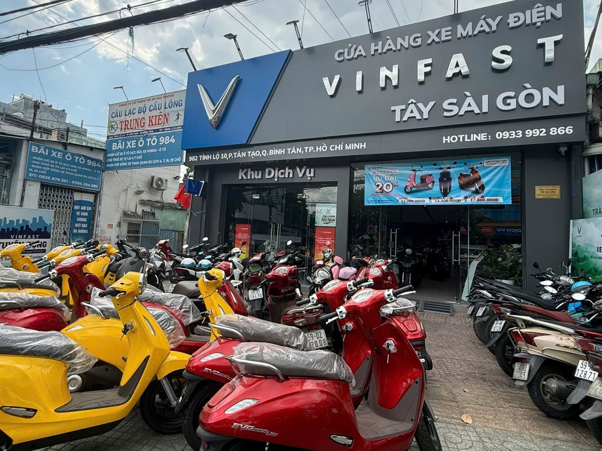 Chi chục tỷ đồng mở 2 đại lý xe máy điện VinFast, chủ đầu tư chia sẻ: Thị trường đang ở thời điểm vàng- Ảnh 2. Chi chục tỷ đồng mở 2 đại lý xe máy điện VinFast, chủ đầu tư chia sẻ: Thị trường đang ở thời điểm vàng- Ảnh 2.