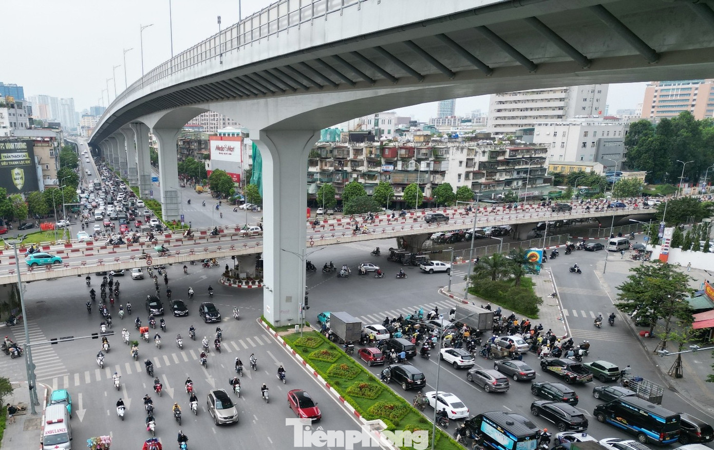 Vành đai 2 đổi biển quảng cáo, 'bộ mặt' tuyến đường 10.000 tỷ sẽ ra sao?- Ảnh 2. Vành đai 2 đổi biển quảng cáo, 'bộ mặt' tuyến đường 10.000 tỷ sẽ ra sao?- Ảnh 2.