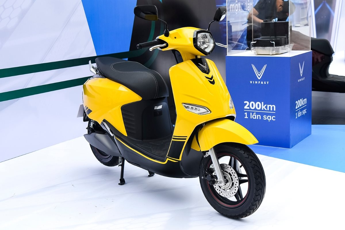 Có 30 triệu mua xe máy điện, mẫu nào đi xa nhất, sạc nhanh nhất? Xe Việt Nam và Trung Quốc, mua xe nào?- Ảnh 2. Có 30 triệu mua xe máy điện, mẫu nào đi xa nhất, sạc nhanh nhất? Xe Việt Nam và Trung Quốc, mua xe nào?- Ảnh 2.