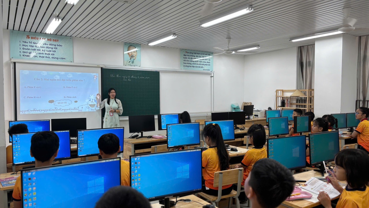 Phụ huynh ơi! Không phải công viên đâu, đây là 1 trường tiểu học CÔNG LẬP siêu đẹp, cây xanh phủ kín ở quận Cầu Giấy cũ!- Ảnh 10. Phụ huynh ơi! Không phải công viên đâu, đây là 1 trường tiểu học CÔNG LẬP siêu đẹp, cây xanh phủ kín ở quận Cầu Giấy cũ!- Ảnh 10.