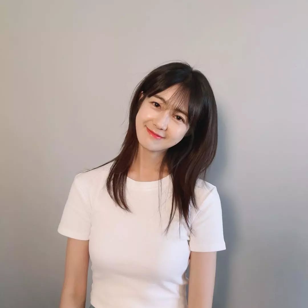 Không biết mỹ nhân này sống ở hành tinh nào mà trẻ lâu thế: Mẹ 3 con mà như gái 18, nghe tuổi thật không ai tin nổi- Ảnh 5. Không biết mỹ nhân này sống ở hành tinh nào mà trẻ lâu thế: Mẹ 3 con mà như gái 18, nghe tuổi thật không ai tin nổi- Ảnh 5.