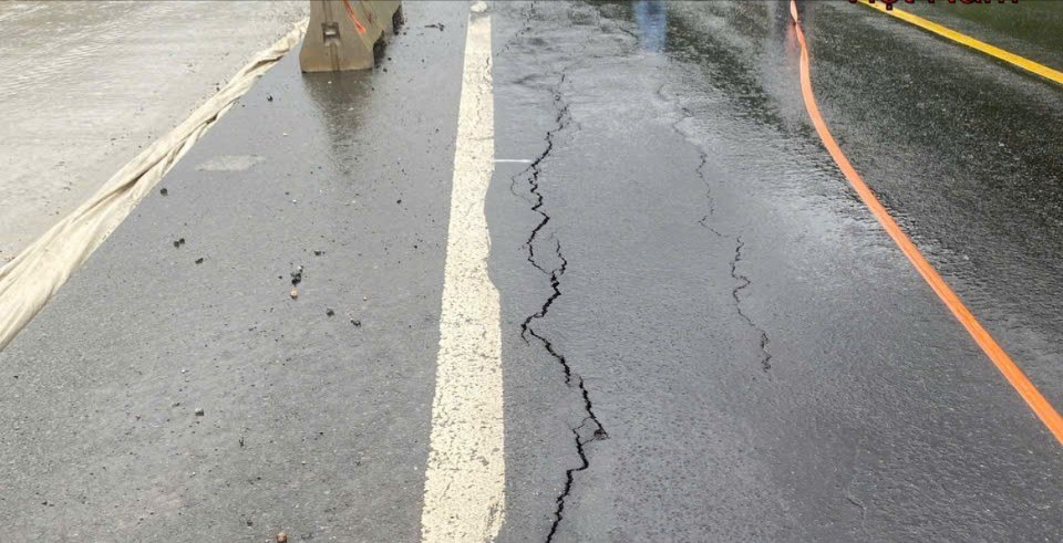 Lũ kinh hoàng trên cao tốc La Sơn - Túy Loan- Ảnh 1.