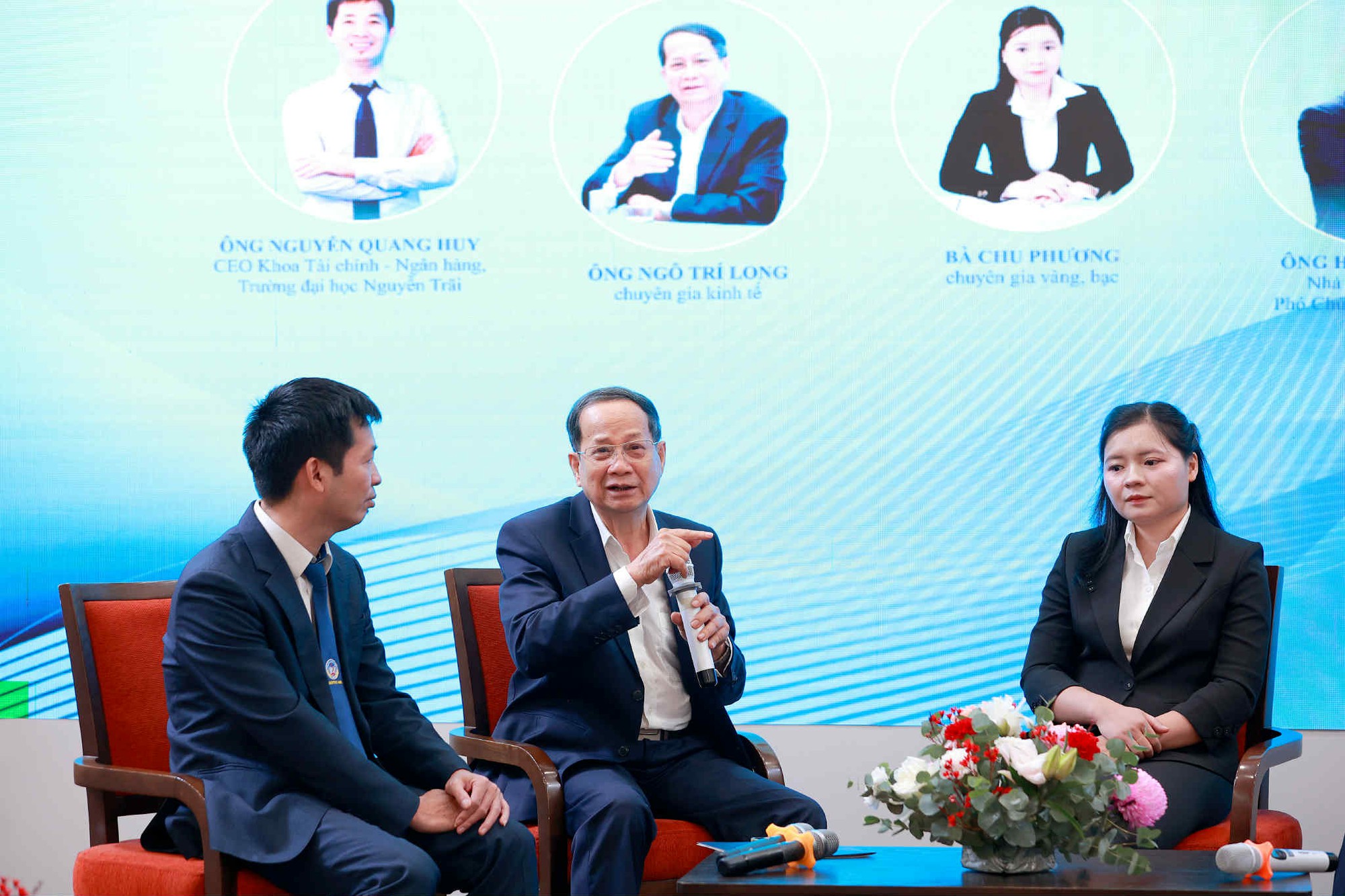 Bạc nổi sóng: Từ kim loại công nghiệp đến ‘kênh trú ẩn’ mới của nhà đầu tư Việt- Ảnh 4. Bạc nổi sóng: Từ kim loại công nghiệp đến ‘kênh trú ẩn’ mới của nhà đầu tư Việt- Ảnh 4.