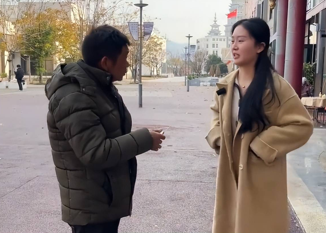 Nữ sinh mời bạn đi ăn hết 74 triệu, người cha đến nơi thì bật khóc: "Đây là học phí 1 năm của em trai con!"- Ảnh 2. Nữ sinh mời bạn đi ăn hết 74 triệu, người cha đến nơi thì bật khóc: "Đây là học phí 1 năm của em trai con!"- Ảnh 2.