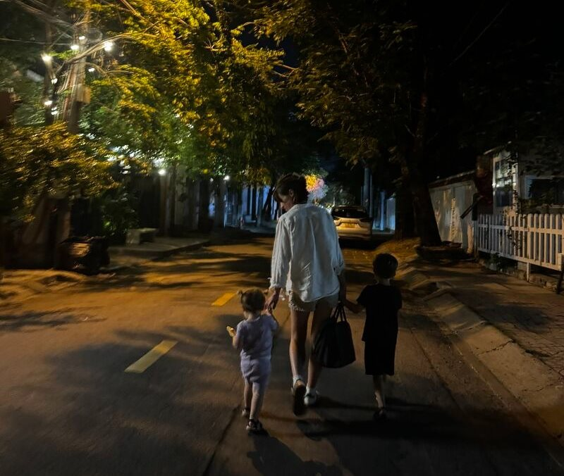 Vỡ nợ 5,4 triệu USD tại Mỹ, Công ty thời trang Hoa Kỳ 'đặt cược tất cả' vào Việt Nam để 'hồi sinh'- Ảnh 2. Vỡ nợ 5,4 triệu USD tại Mỹ, Công ty thời trang Hoa Kỳ 'đặt cược tất cả' vào Việt Nam để 'hồi sinh'- Ảnh 2.