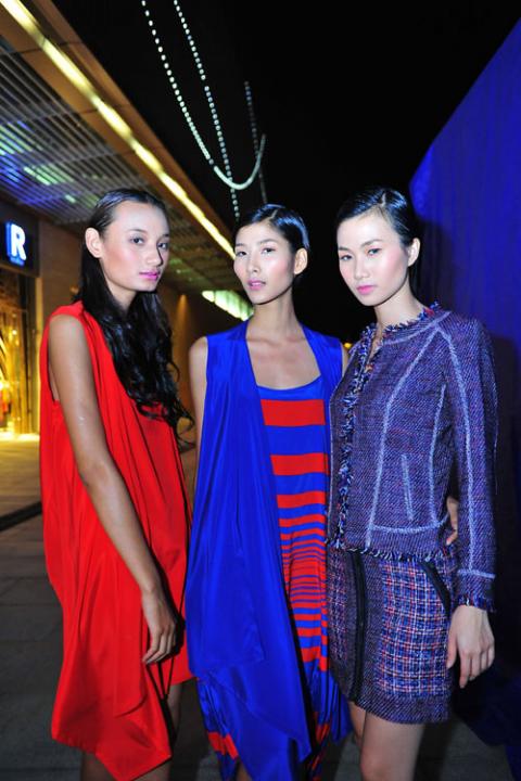 Hoàng Thuỳ - Lê Thuý làm hoà: Chuyện gì đã xảy ra mà  Hoàng Thuỳ - Lê Thuý làm hoà: Chuyện gì đã xảy ra mà