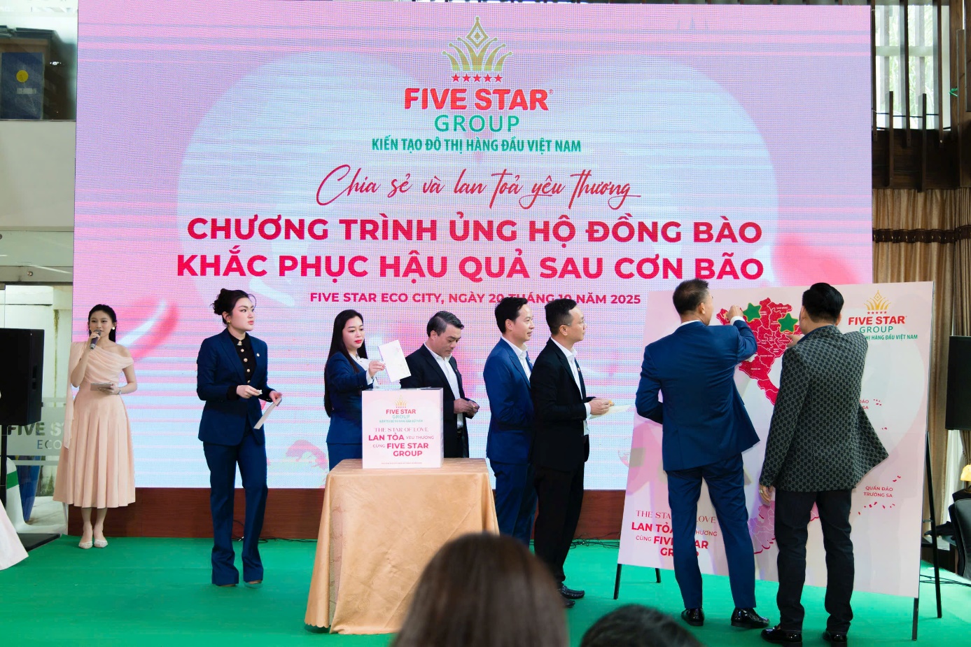 Five Star Group quyên góp 1 tỷ đồng hỗ trợ lũ lụt, cam kết phát triển gắn kết cộng đồng- Ảnh 3. Five Star Group quyên góp 1 tỷ đồng hỗ trợ lũ lụt, cam kết phát triển gắn kết cộng đồng- Ảnh 3.