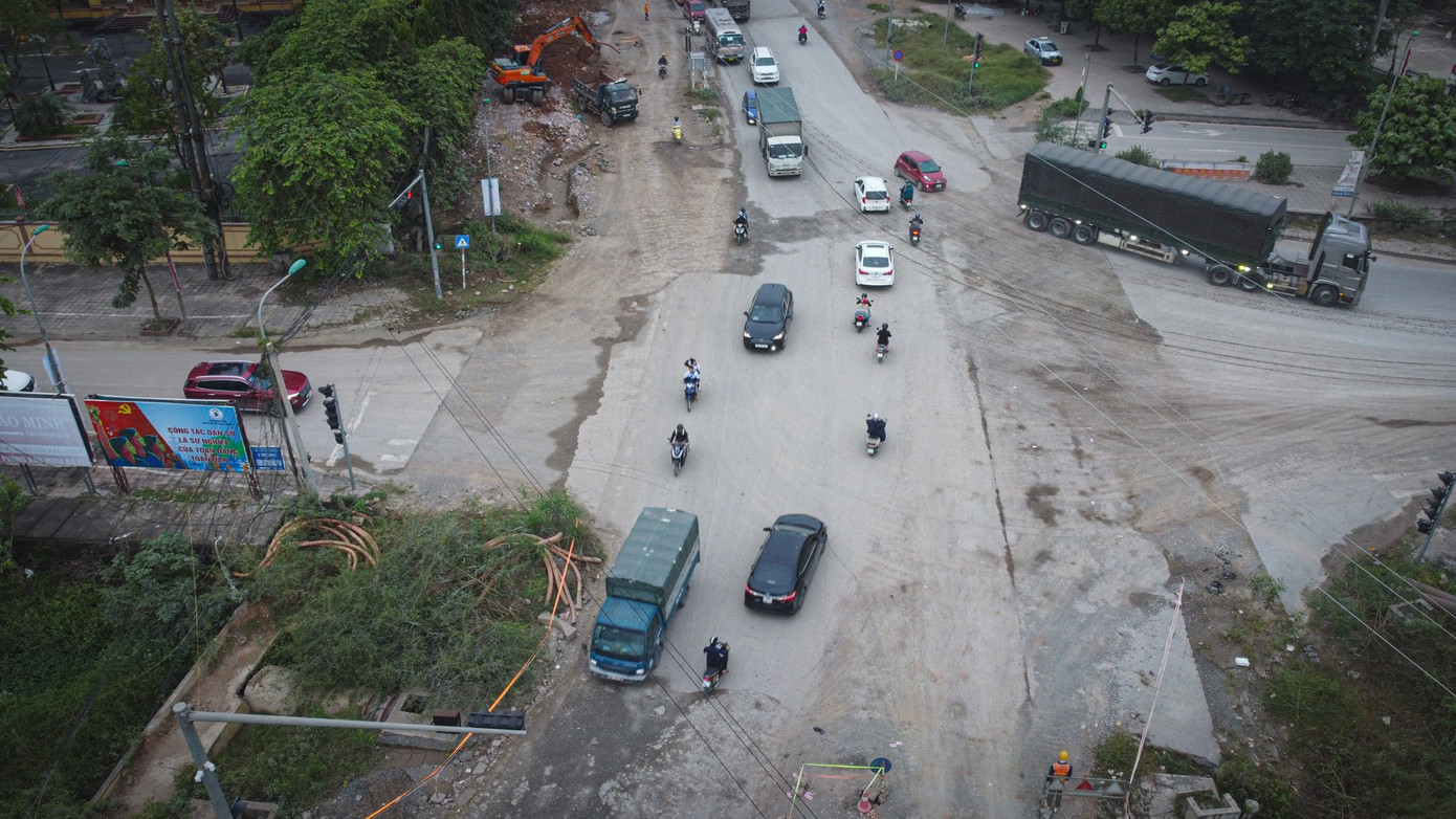 Hà Nội khởi động lại dự án cải tạo Quốc lộ 32 sau thời gian ‘đắp chiếu’- Ảnh 4. Hà Nội khởi động lại dự án cải tạo Quốc lộ 32 sau thời gian ‘đắp chiếu’- Ảnh 4.