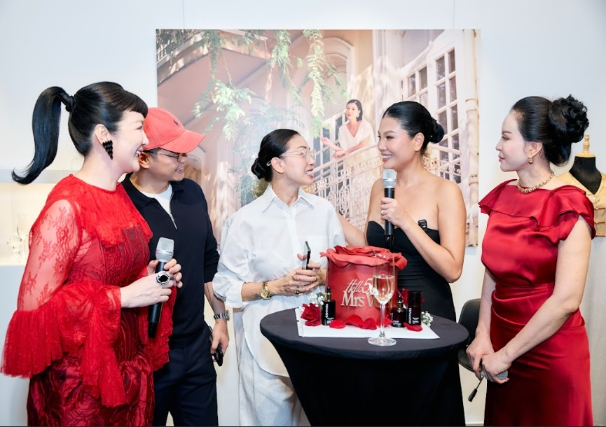 Ngô Thanh Vân bất ngờ tái xuất tại sự kiện sau khi sinh con đầu lòng: Sắc vóc trông thế nào?- Ảnh 4. Ngô Thanh Vân bất ngờ tái xuất tại sự kiện sau khi sinh con đầu lòng: Sắc vóc trông thế nào?- Ảnh 4.