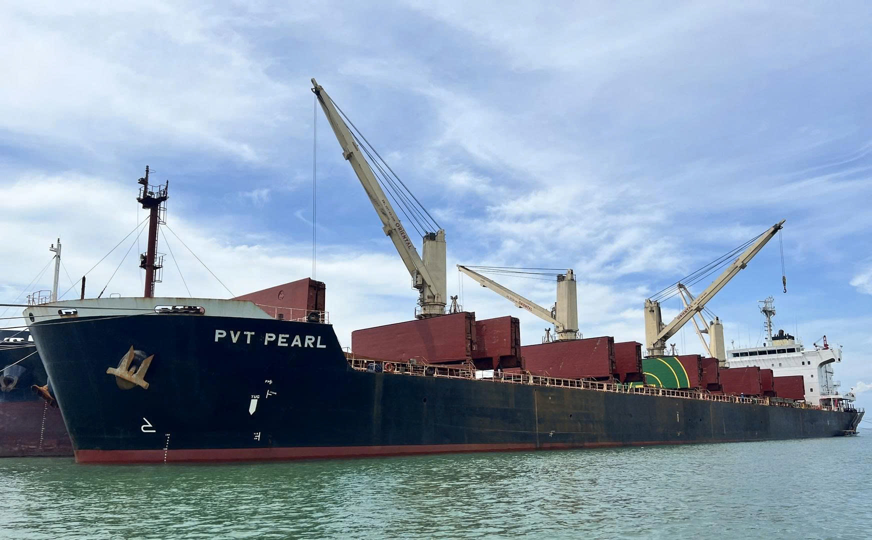 Hơn 66 triệu cổ phiếu PDV của PVT Logistics được chấp thuận niêm yết trên HoSE- Ảnh 1. Hơn 66 triệu cổ phiếu PDV của PVT Logistics được chấp thuận niêm yết trên HoSE- Ảnh 1.