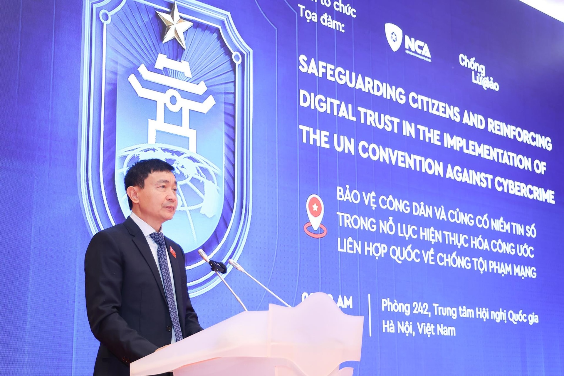 Khi niềm tin số trở thành 'lá chắn mềm' bảo vệ quốc gia trong kỷ nguyên AI và tội phạm công nghệ cao- Ảnh 1. Khi niềm tin số trở thành 'lá chắn mềm' bảo vệ quốc gia trong kỷ nguyên AI và tội phạm công nghệ cao- Ảnh 1.