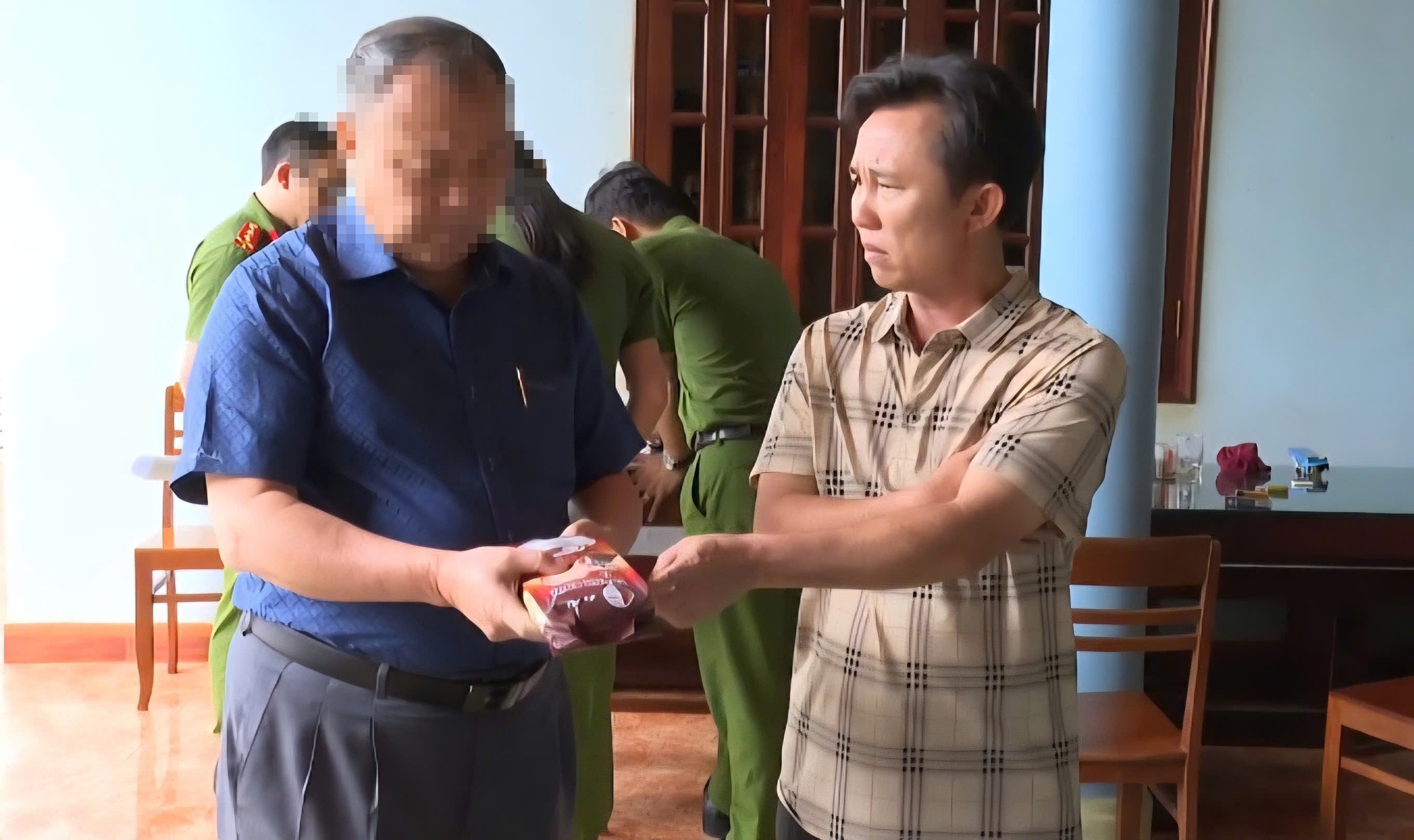 Vụ sản xuất cà phê giả: Tạm giữ Giám đốc Công ty Nguyên Phát Gia Lai- Ảnh 1. Vụ sản xuất cà phê giả: Tạm giữ Giám đốc Công ty Nguyên Phát Gia Lai- Ảnh 1.
