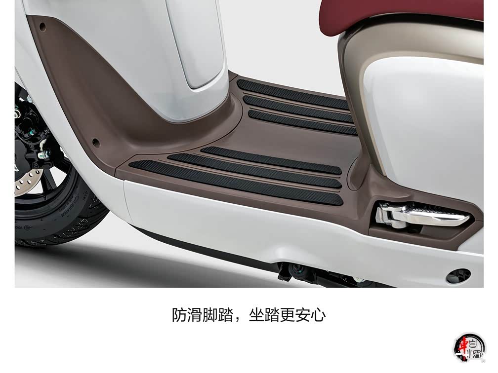 'Tân binh' xe ga giá 37 triệu đồng ra mắt: ngoại hình tưa Vespa, trang bị phanh ABS và TCS áp đảo Honda Vision- Ảnh 4. 'Tân binh' xe ga giá 37 triệu đồng ra mắt: ngoại hình tưa Vespa, trang bị phanh ABS và TCS áp đảo Honda Vision- Ảnh 4.