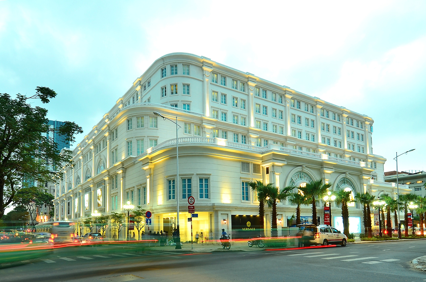 Điều gì nằm đằng sau hành động Vincom Retail bán hết Vincom Nguyễn Chí Thanh?- Ảnh 2. Điều gì nằm đằng sau hành động Vincom Retail bán hết Vincom Nguyễn Chí Thanh?- Ảnh 2.