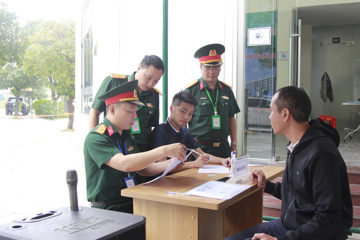 Hà Nội: Không còn cảnh chen chân xếp hàng nộp hồ sơ mua NOXH sau động thái của chủ đầu tư- Ảnh 2. Hà Nội: Không còn cảnh chen chân xếp hàng nộp hồ sơ mua NOXH sau động thái của chủ đầu tư- Ảnh 2.