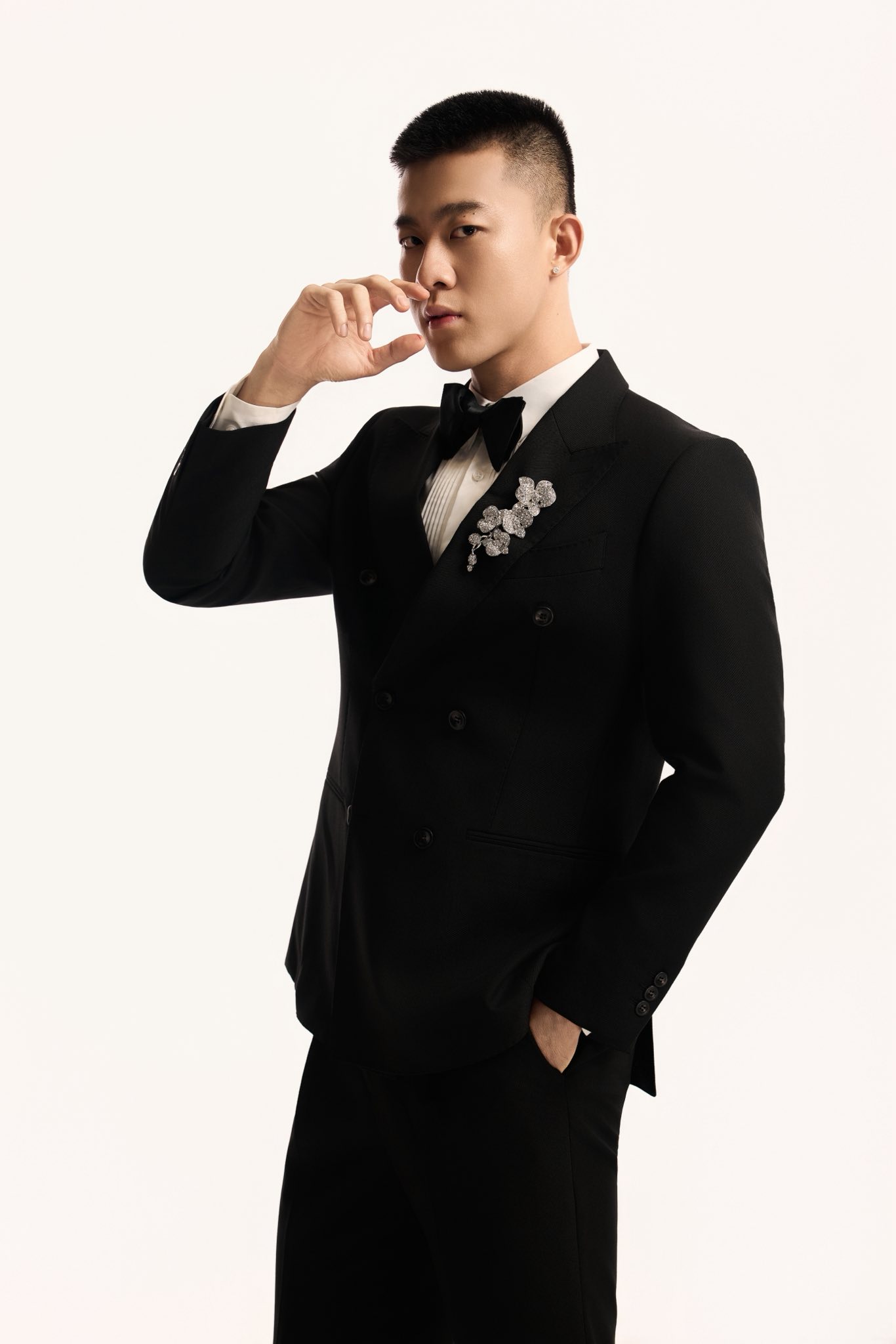 Công Vinh sau 23 ngày nhập viện cấp cứu- Ảnh 1.