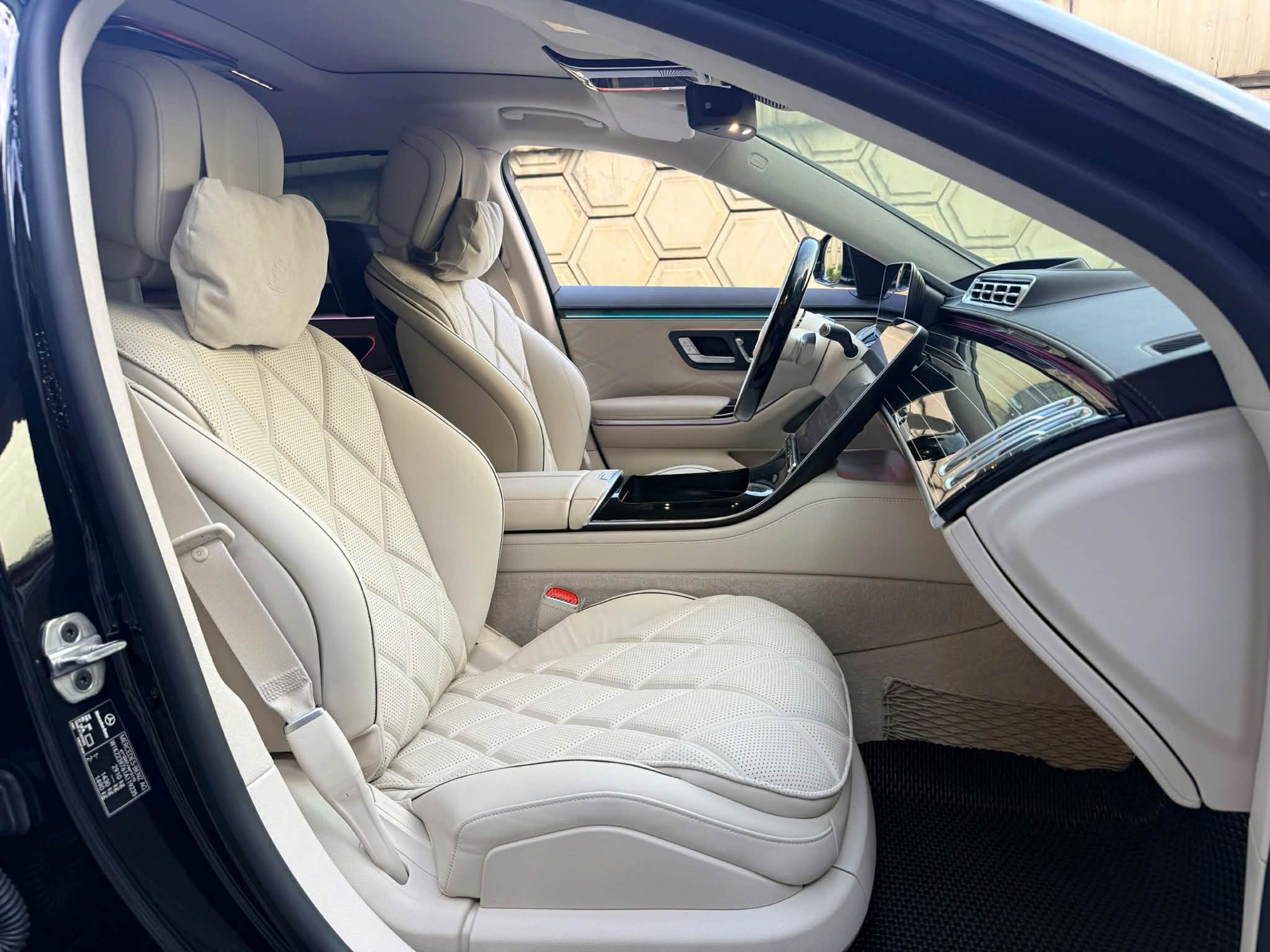 Mercedes-Maybach S 580 rao bán 11 tỷ đồng: Rẻ hơn lúc mới về 6 tỷ đồng, sản xuất năm 2022 nhưng chưa qua sử dụng- Ảnh 6. Mercedes-Maybach S 580 rao bán 11 tỷ đồng: Rẻ hơn lúc mới về 6 tỷ đồng, sản xuất năm 2022 nhưng chưa qua sử dụng- Ảnh 6.