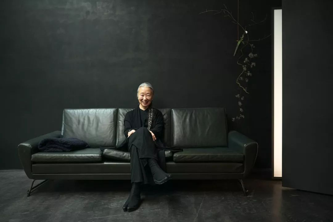 Nữ nghệ sĩ 65 tuổi bỏ phố vào rừng xây biệt thự, dựng Nữ nghệ sĩ 65 tuổi bỏ phố vào rừng xây biệt thự, dựng