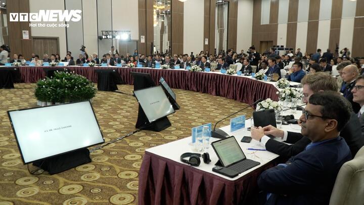 Bộ trưởng Nguyễn Mạnh Hùng: AI đi trong 'hành lang hẹp' để phục vụ con người- Ảnh 2. Bộ trưởng Nguyễn Mạnh Hùng: AI đi trong 'hành lang hẹp' để phục vụ con người- Ảnh 2.