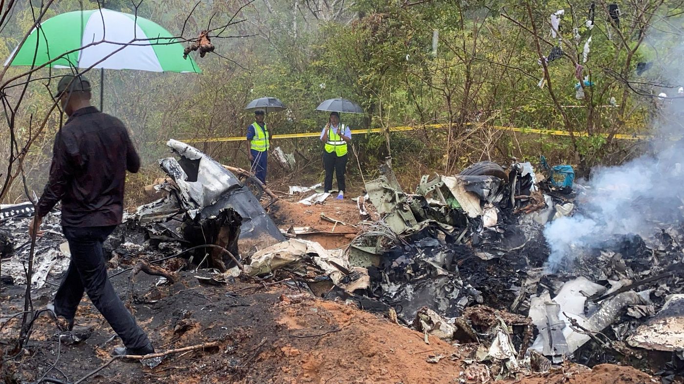 Kinh hoàng: Máy bay lao xuống rừng rậm, không ai sống sót- Ảnh 2. Kinh hoàng: Máy bay lao xuống rừng rậm, không ai sống sót- Ảnh 2.