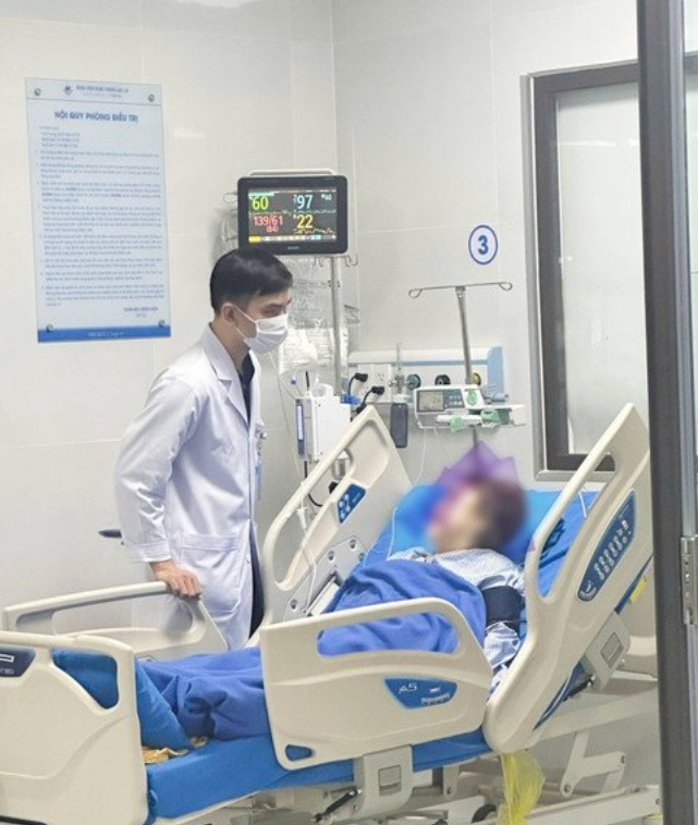 Siu Black trước khi nguy kịch: 10 ngày liệt giường mê sảng, cứ truyền nước là máu chảy ngược ra- Ảnh 1. Siu Black trước khi nguy kịch: 10 ngày liệt giường mê sảng, cứ truyền nước là máu chảy ngược ra- Ảnh 1.