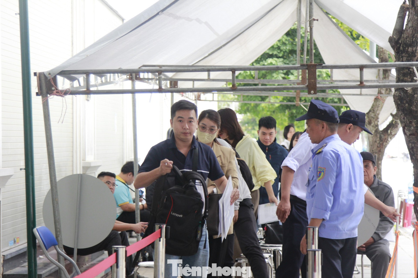 Hà Nội: Không còn cảnh chen chân xếp hàng nộp hồ sơ mua NOXH sau động thái của chủ đầu tư- Ảnh 1. Hà Nội: Không còn cảnh chen chân xếp hàng nộp hồ sơ mua NOXH sau động thái của chủ đầu tư- Ảnh 1.