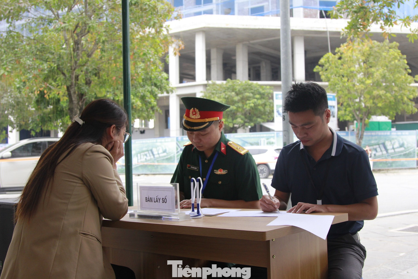 Hà Nội: Không còn cảnh chen chân xếp hàng nộp hồ sơ mua NOXH sau động thái của chủ đầu tư- Ảnh 4. Hà Nội: Không còn cảnh chen chân xếp hàng nộp hồ sơ mua NOXH sau động thái của chủ đầu tư- Ảnh 4.