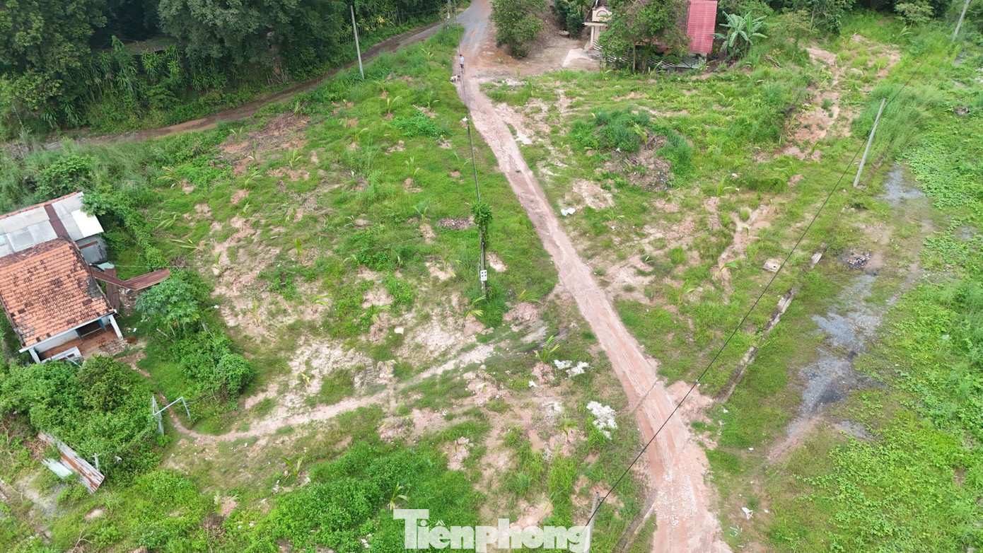 Nhìn từ trên cao khu đất 'vàng’ giữa trung tâm TPHCM bỏ hoang nhiều năm- Ảnh 5. Nhìn từ trên cao khu đất 'vàng’ giữa trung tâm TPHCM bỏ hoang nhiều năm- Ảnh 5.
