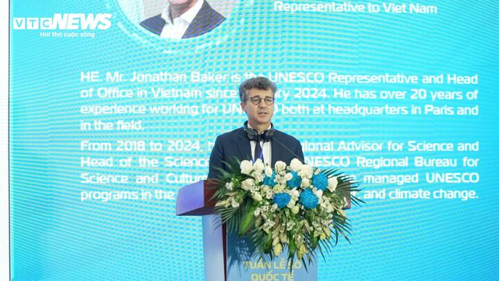 Bộ trưởng Nguyễn Mạnh Hùng: AI đi trong 'hành lang hẹp' để phục vụ con người- Ảnh 5. Bộ trưởng Nguyễn Mạnh Hùng: AI đi trong 'hành lang hẹp' để phục vụ con người- Ảnh 5.