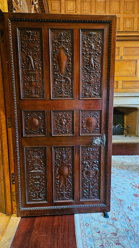 Biệt thự cổ Tiên Nguyễn và chồng chụp ảnh cưới cất giữ "kho báu của người giàu nhất thế giới"- Ảnh 9. Biệt thự cổ Tiên Nguyễn và chồng chụp ảnh cưới cất giữ "kho báu của người giàu nhất thế giới"- Ảnh 9.