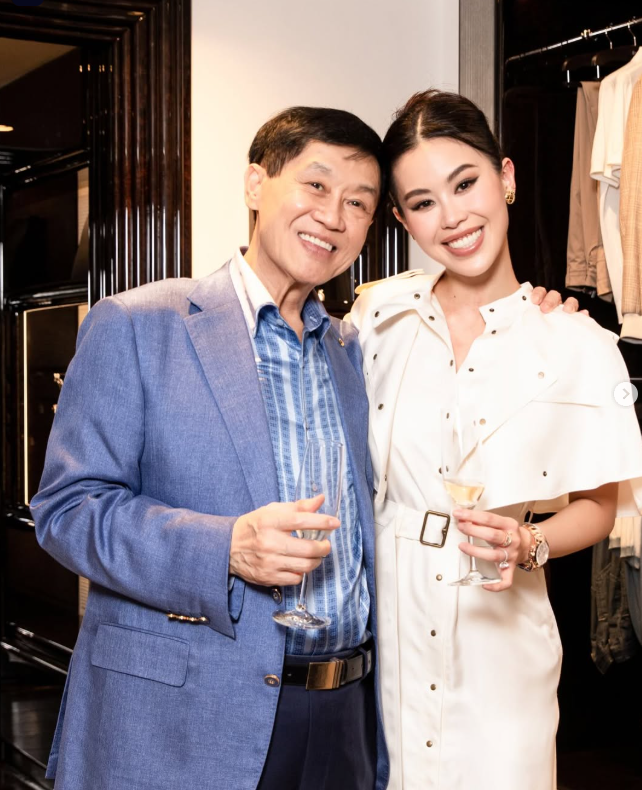 Ái nữ của "vua hàng hiệu" Johnathan Hạnh Nguyễn tiết lộ chồng sắp cưới- Ảnh 8. Ái nữ của "vua hàng hiệu" Johnathan Hạnh Nguyễn tiết lộ chồng sắp cưới- Ảnh 8.