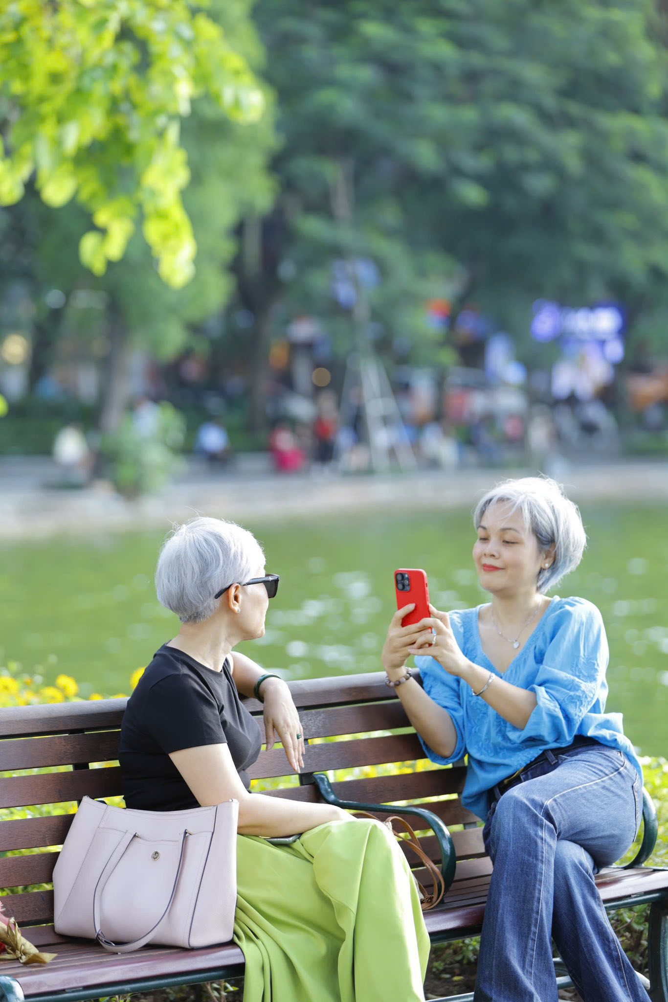 Tìm ra hội chơi tóc bạc khét nhất thủ đô, đỉnh nhất là một  Tìm ra hội chơi tóc bạc khét nhất thủ đô, đỉnh nhất là một